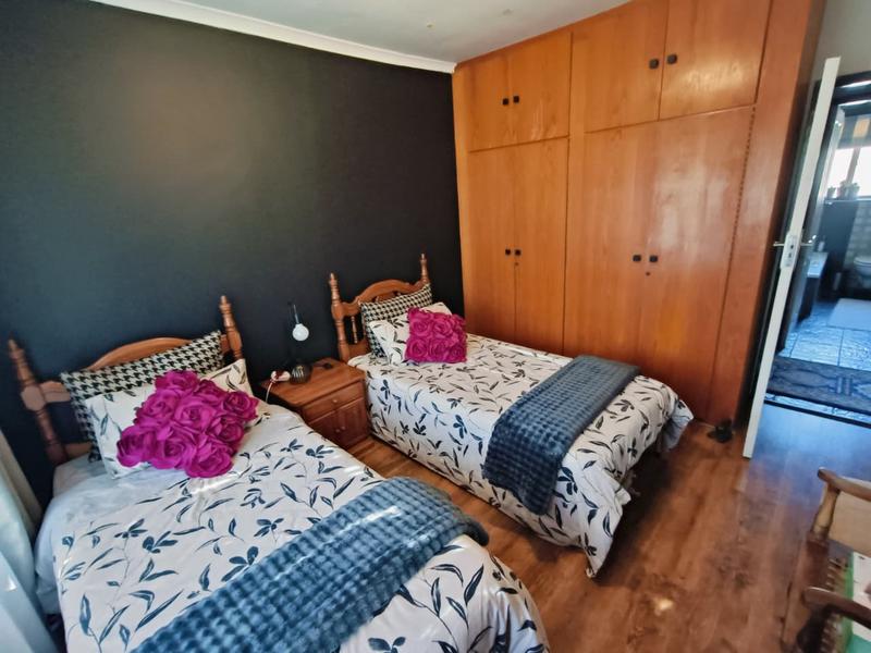 4 Bedroom Property for Sale in Hoogstede Western Cape